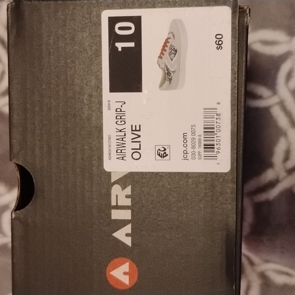 NWT  Men's Pair Of Airwalk Shoes In Original Box With Extra Color Laces - Picture 12 of 12